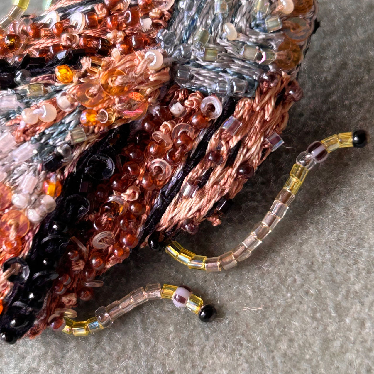 Broche brodée Trovelore - Palomena bug