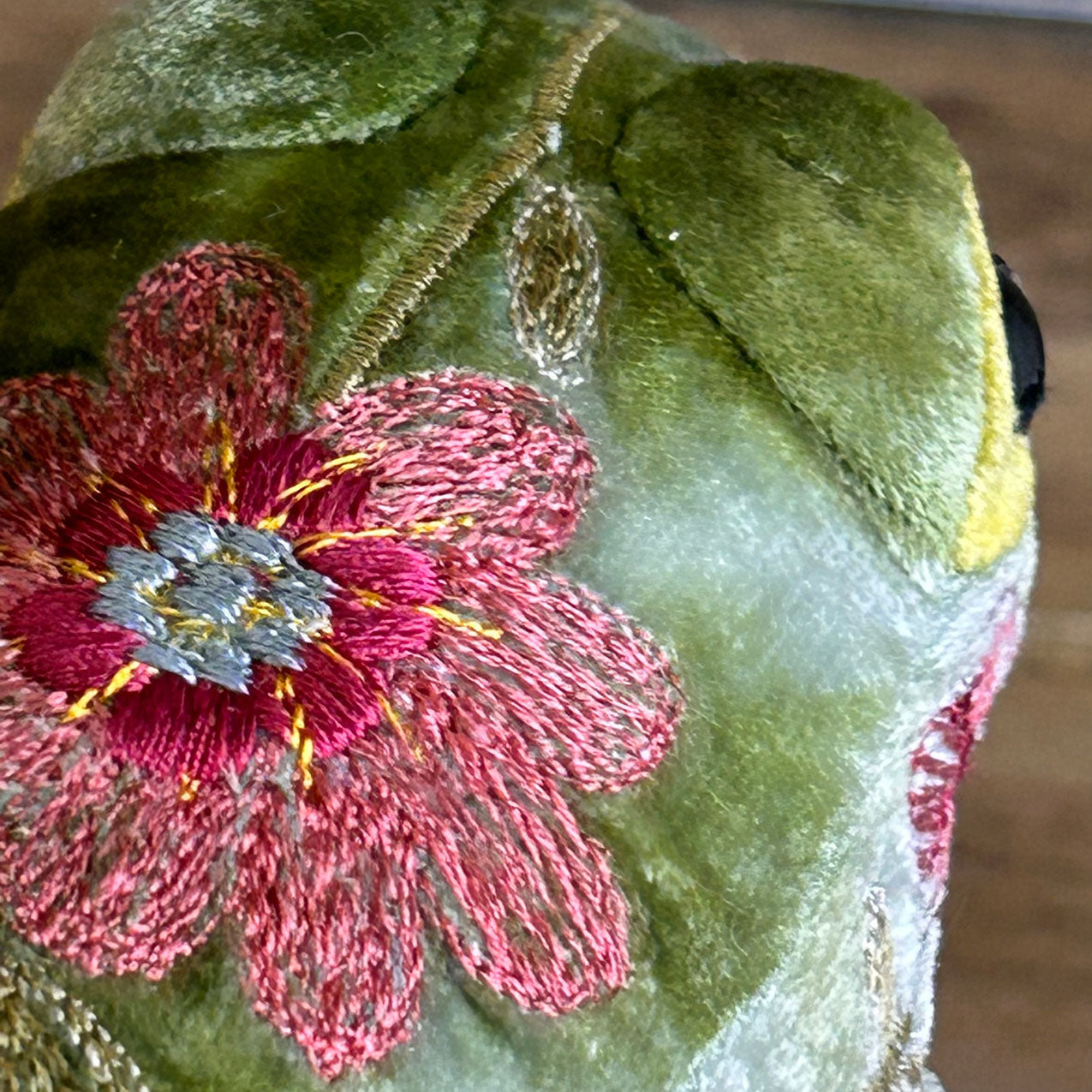 Grenouille brodées Anke Drechsel - Peluche d'Art