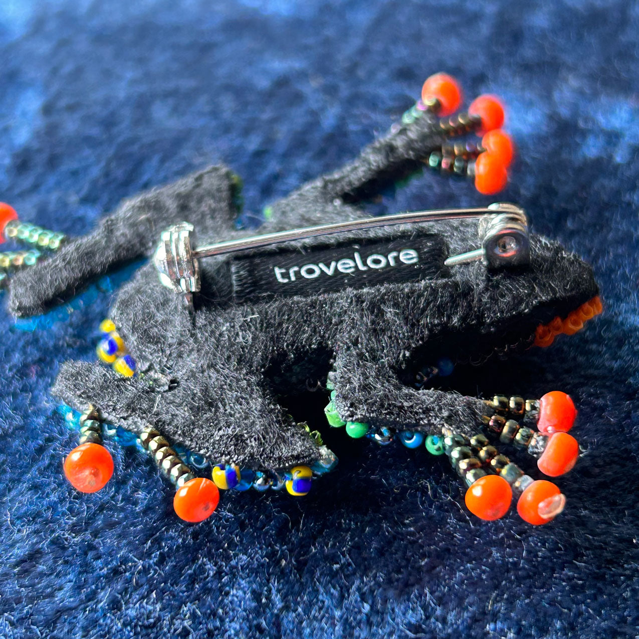 Broche brodée Trovelore - Grenouille Amazonienne