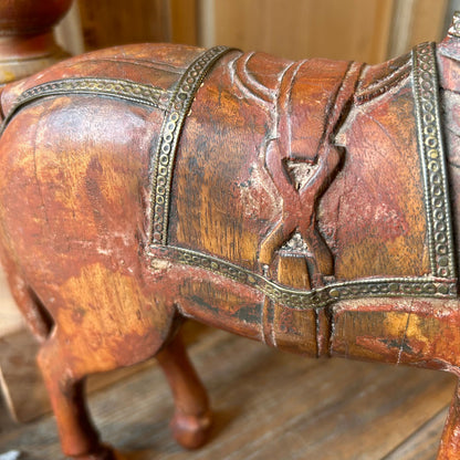 Sculpture en bois - Ancien jouet Cheval venu des Indes.